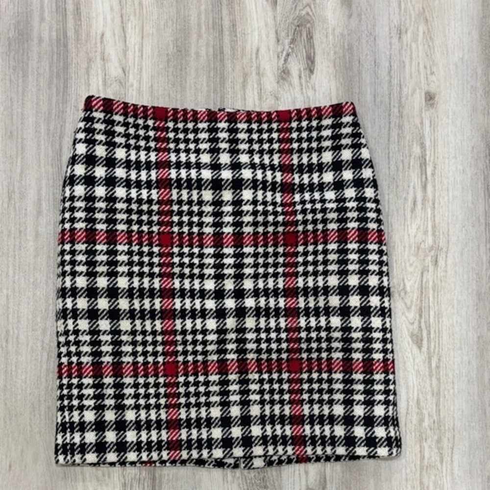 Talbots Black and Red Plaid Pencil Skirt wool blend size 6